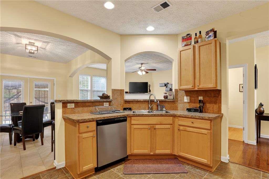 5556 Cascade Run South Fulton, GA 30336 - Photo 7 of 12 Gallery Image 7