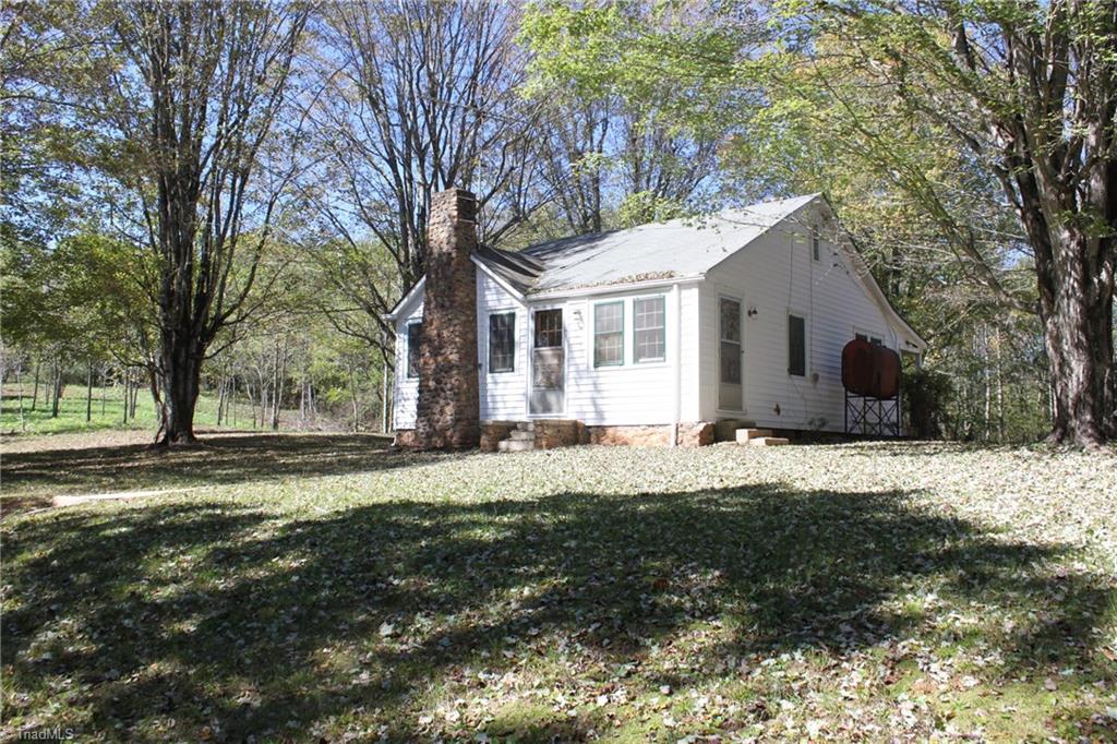 278 Blue Ridge Ave Extension Elkin, NC 28621 - Photo 2 of 22 Gallery Image 2