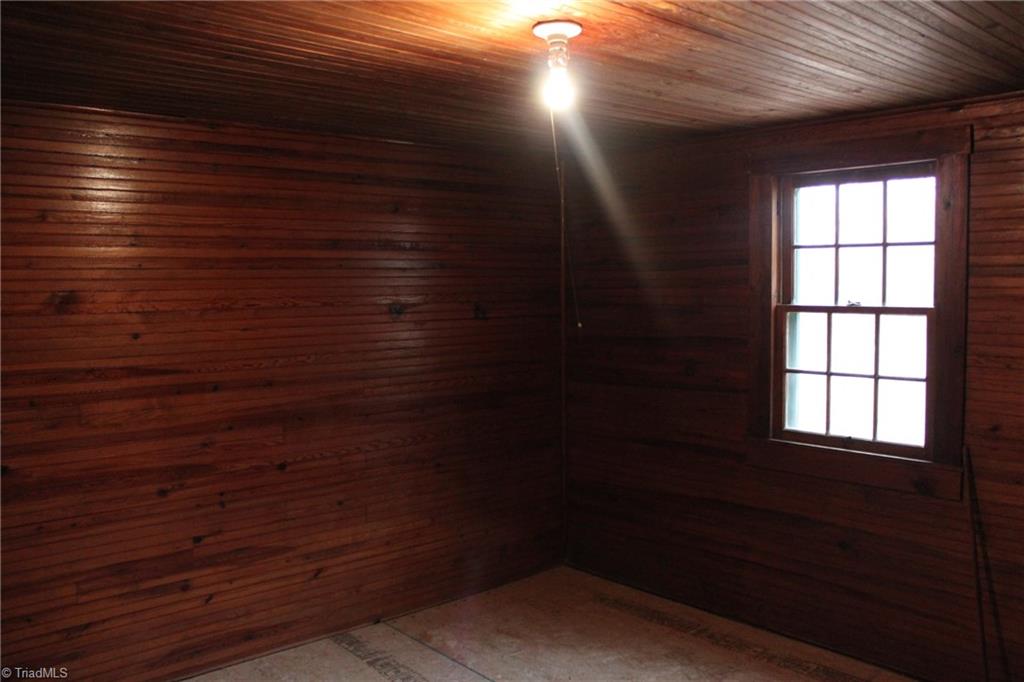 278 Blue Ridge Ave Extension Elkin, NC 28621 - Photo 6 of 22 Gallery Image 6