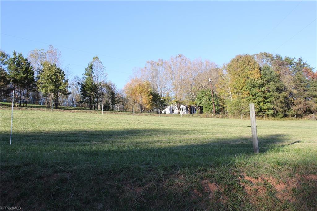 278 Blue Ridge Ave Extension Elkin, NC 28621 - Photo 7 of 22 Gallery Image 7
