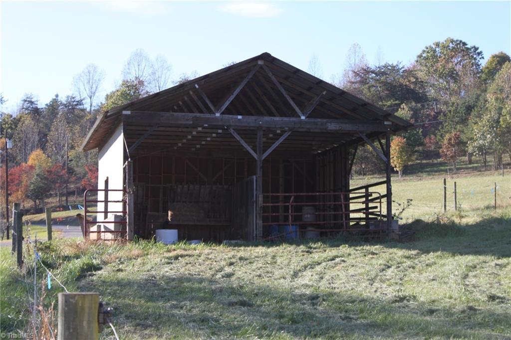 278 Blue Ridge Ave Extension Elkin, NC 28621 - Photo 10 of 22 Gallery Image 10
