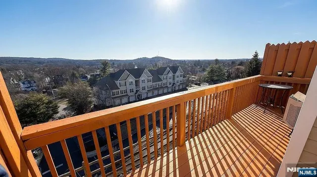 $599,000 | 136 Mountainside Drive, Pompton Lakes, NJ 07442