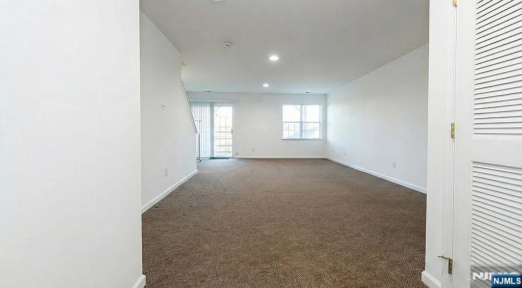 136 Mountainside Drive Pompton Lakes, NJ 07442 - Photo 16 of 36 a view of room and window