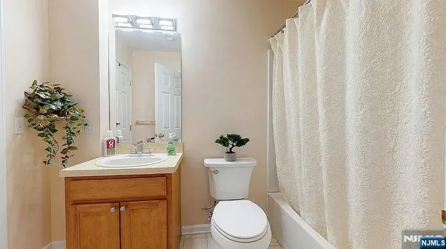 $599,000 | 136 Mountainside Drive, Pompton Lakes, NJ 07442