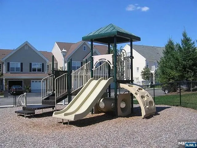 $599,000 | 136 Mountainside Drive, Pompton Lakes, NJ 07442