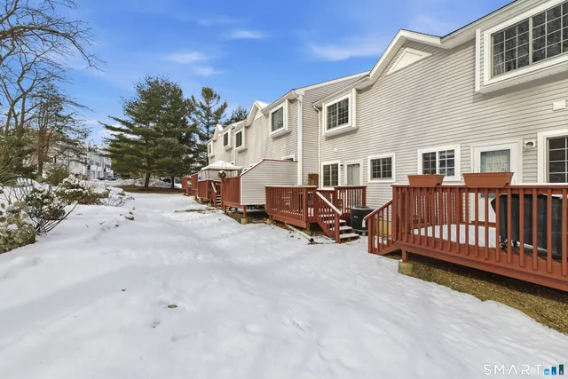 $330,000 | 310 Boston Post Road, Unit 152, Waterford, CT 06385