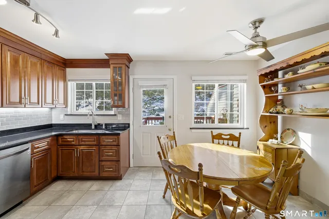 $330,000 | 310 Boston Post Road, Unit 152, Waterford, CT 06385