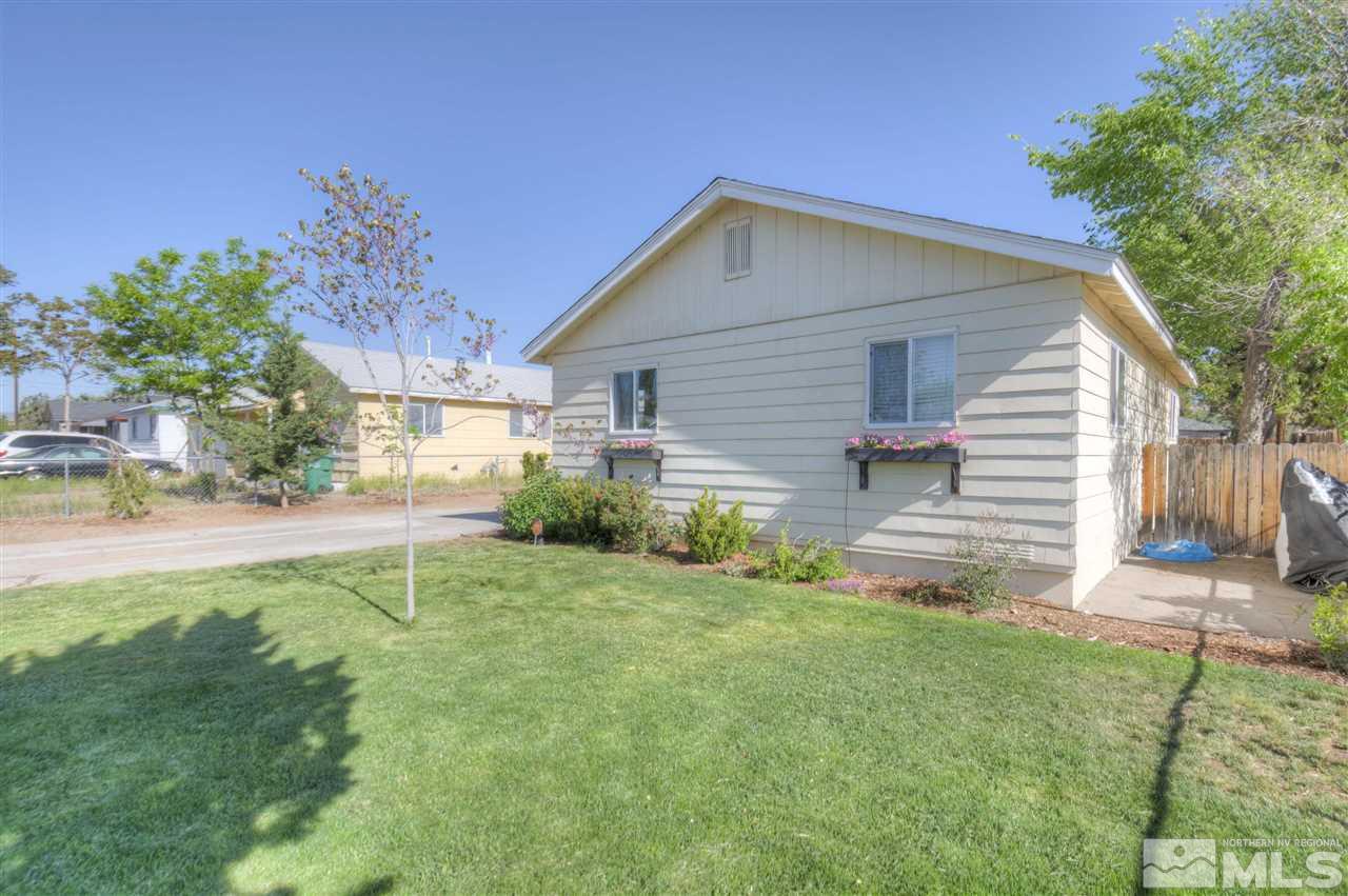 1285 Haddock Drive Reno, NV 89512 - Photo 4 of 29 Photo 4