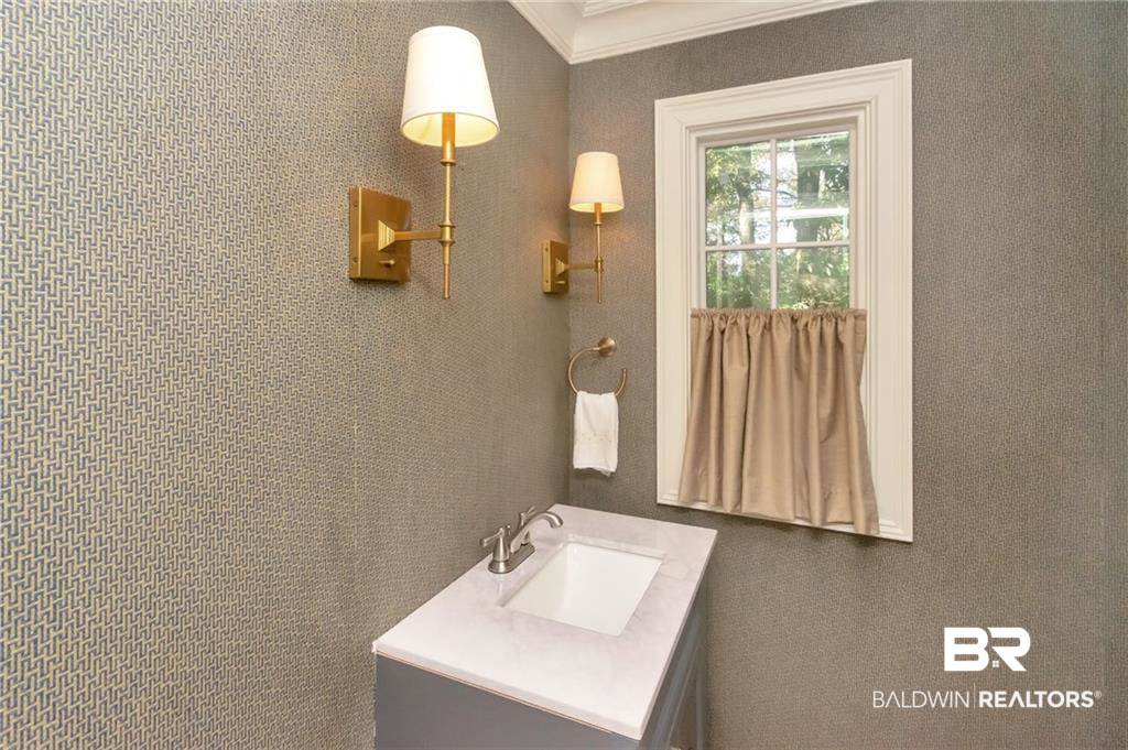 53 North Hawthorne Place Mobile, AL 36608 - Photo 11 of 37