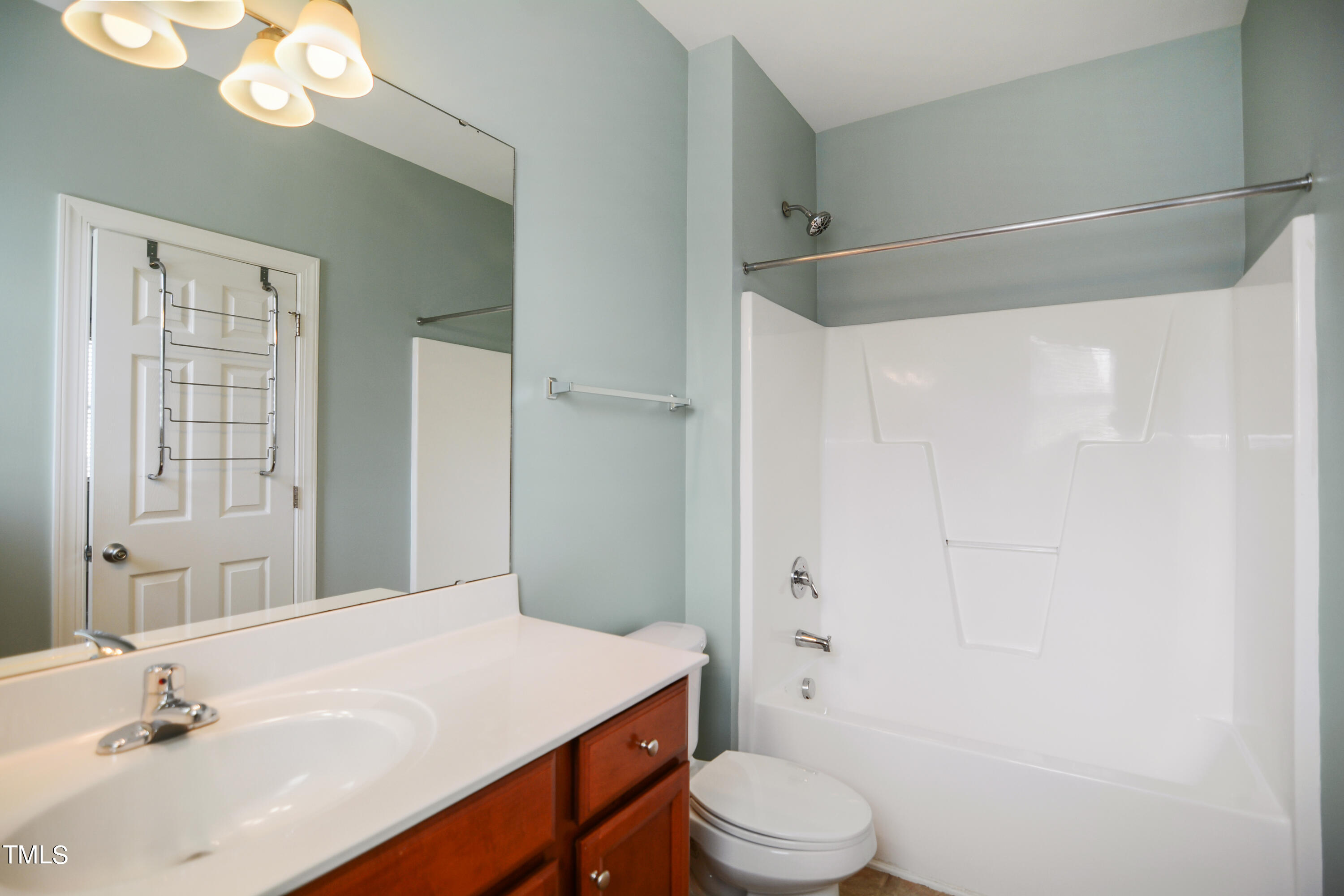 207 Idlewild Avenue Raleigh, NC 27601 - Photo 9 of 14 011