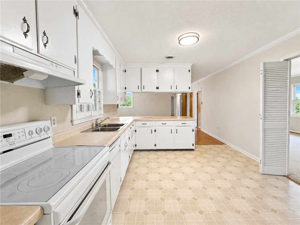611 Heyward Road Anderson, SC 29621 - Photo 18 of 41 Kitchen