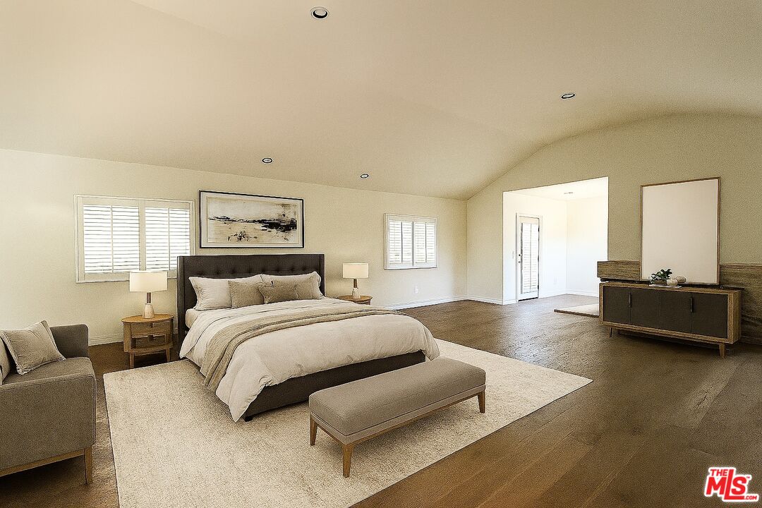 15020 Encanto Drive Sherman Oaks, CA 91403 - Photo 13 of 25