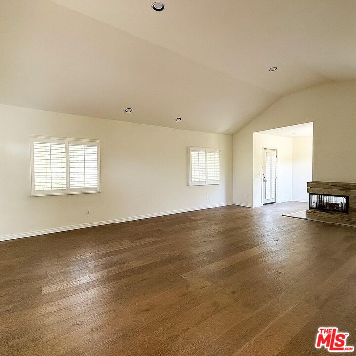 15020 Encanto Drive Sherman Oaks, CA 91403 - Photo 14 of 25