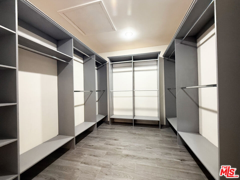 15020 Encanto Drive Sherman Oaks, CA 91403 - Photo 15 of 25