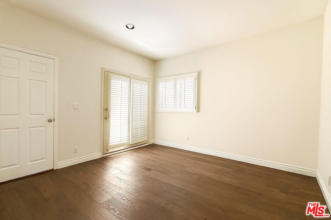 15020 Encanto Drive Sherman Oaks, CA 91403 - Photo 22 of 25