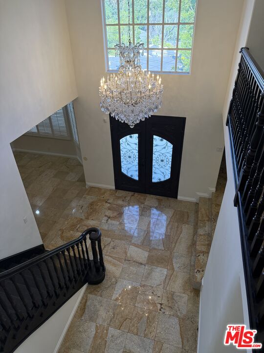 15020 Encanto Drive Sherman Oaks, CA 91403 - Photo 3 of 25