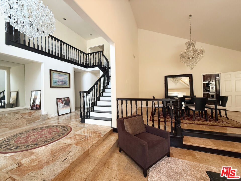 15020 Encanto Drive Sherman Oaks, CA 91403 - Photo 5 of 25