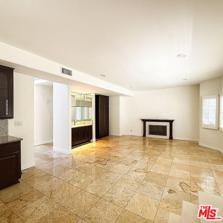 15020 Encanto Drive Sherman Oaks, CA 91403 - Photo 10 of 25