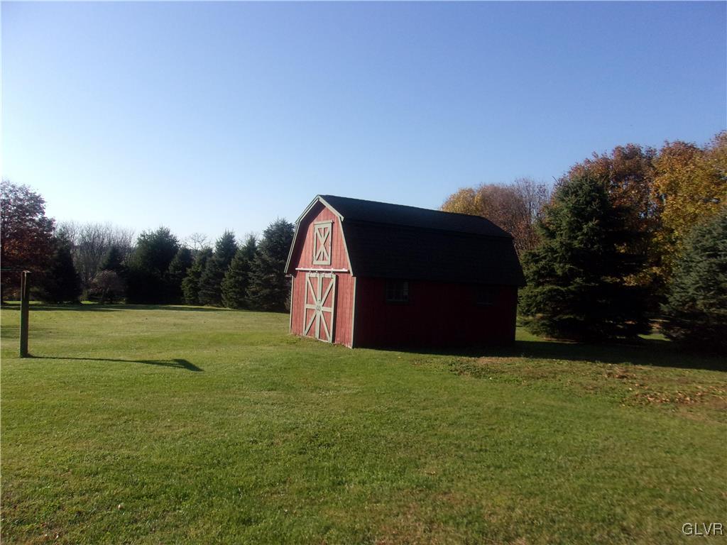 8111 Valley View Road Northampton, PA 18067 - Photo 8 of 47 Gallery Image 8