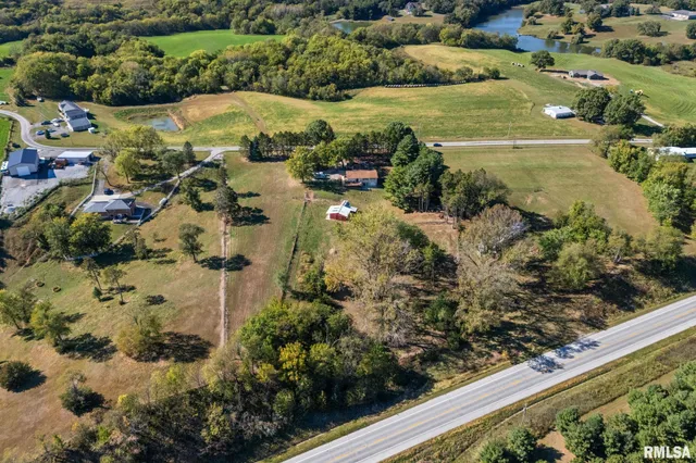 $420,000 | 1487 McCloud Road, Aledo, IL 61231