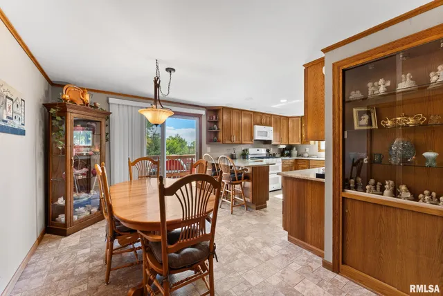 $420,000 | 1487 McCloud Road, Aledo, IL 61231