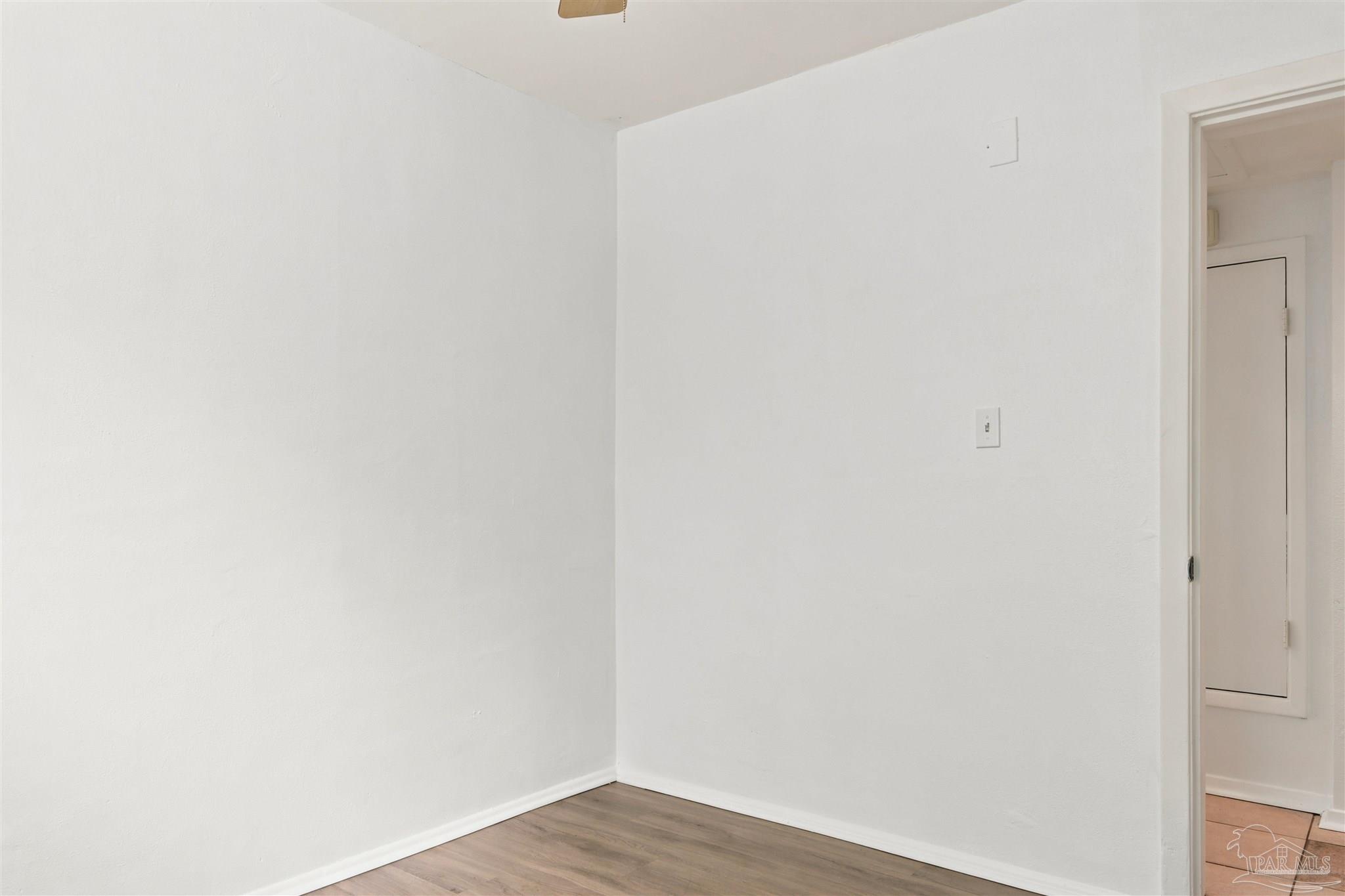 101 Vanderbilt Road Pensacola, FL 32506 - Photo 26 of 33 Bedroom closet with hanging rod