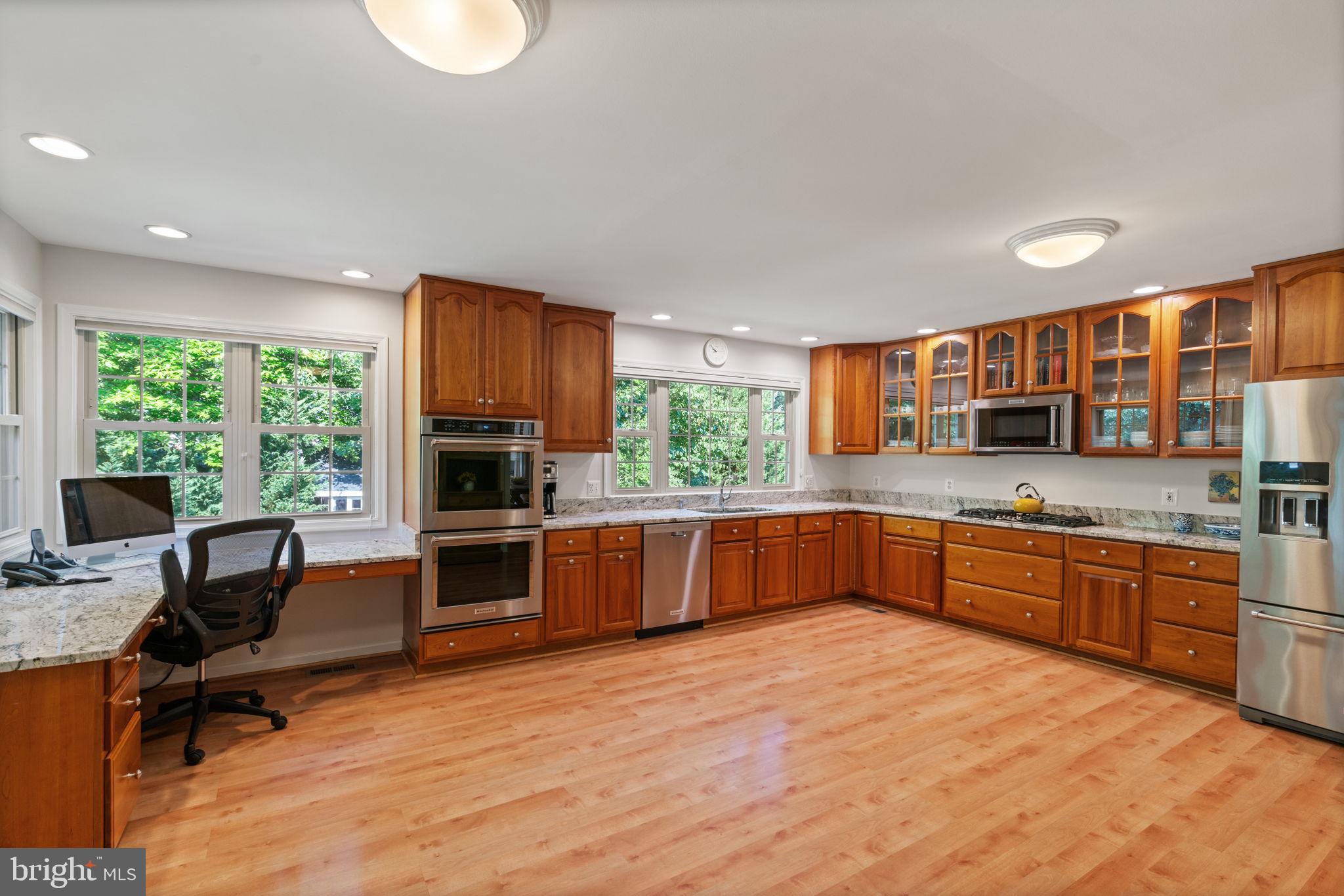 8617 Victoria Road Springfield, VA 22151 - Photo 11 of 42