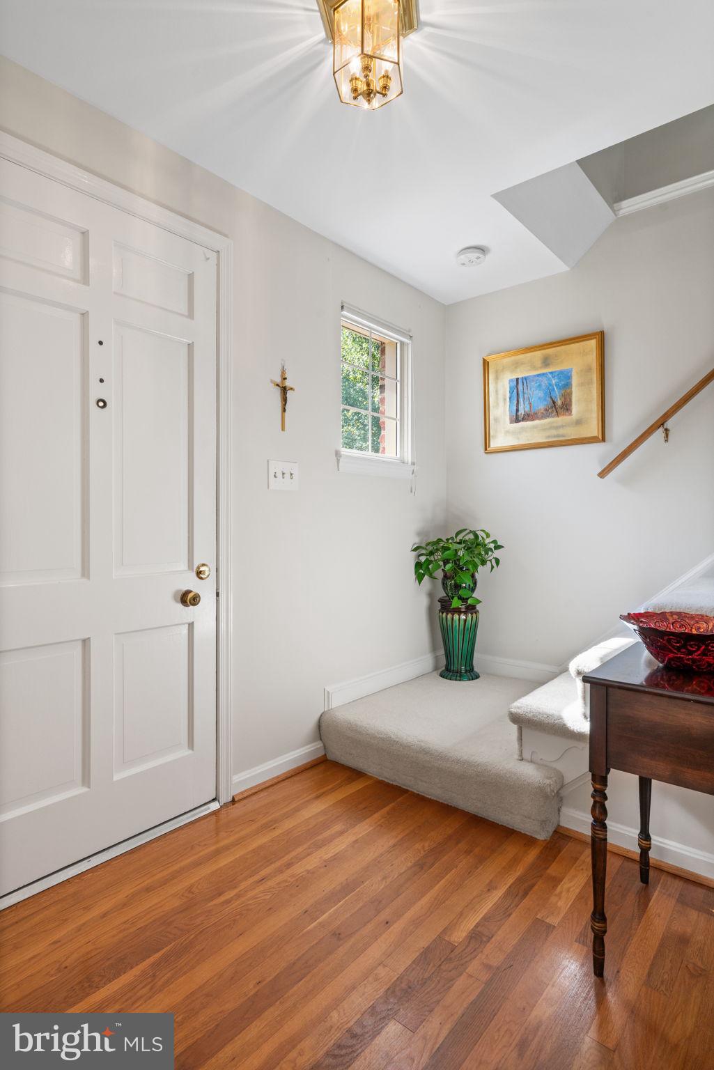 8617 Victoria Road Springfield, VA 22151 - Photo 5 of 42