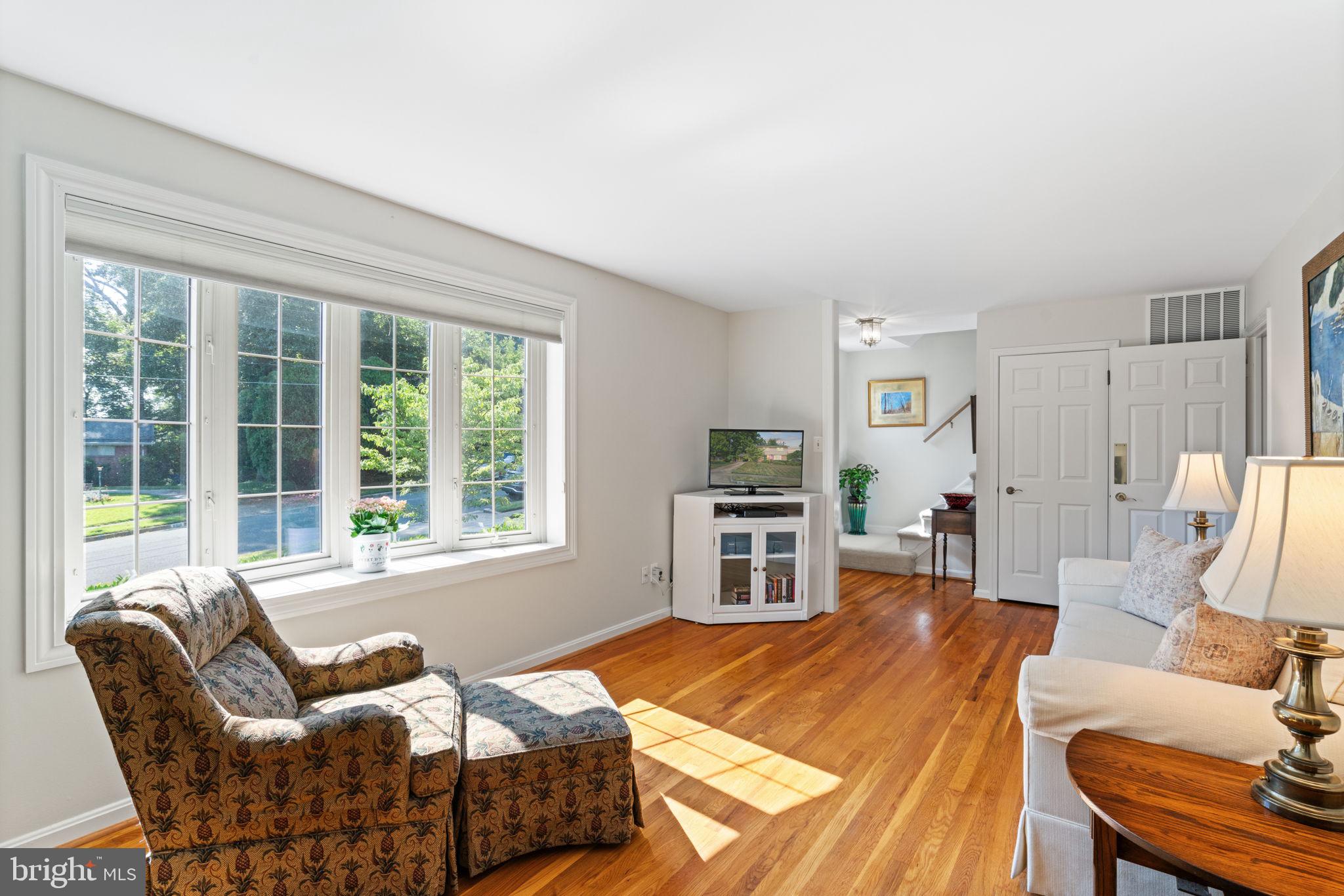 8617 Victoria Road Springfield, VA 22151 - Photo 6 of 42