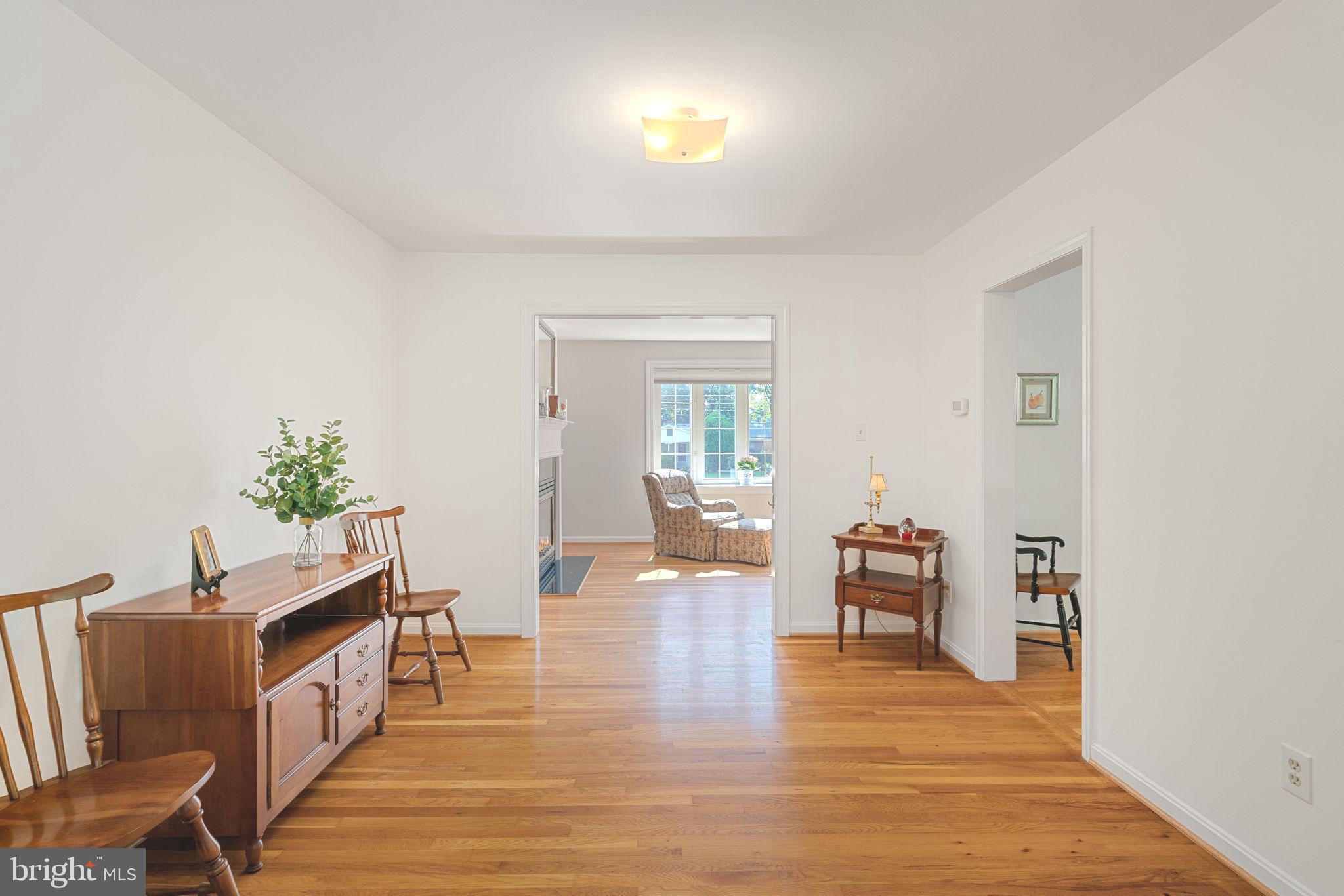 8617 Victoria Road Springfield, VA 22151 - Photo 8 of 42