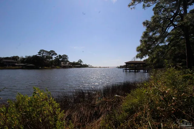 $1,300 | 1930 Bay Point Boulevard, Milton, FL 32583