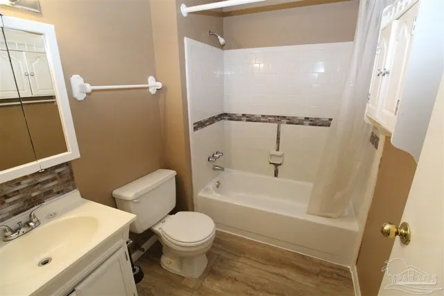 $1,300 | 1930 Bay Point Boulevard, Milton, FL 32583