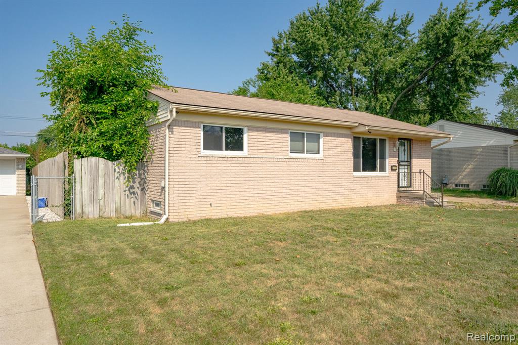 35407 Kelly Road Clinton Township, MI 48035 - Photo 6 of 38