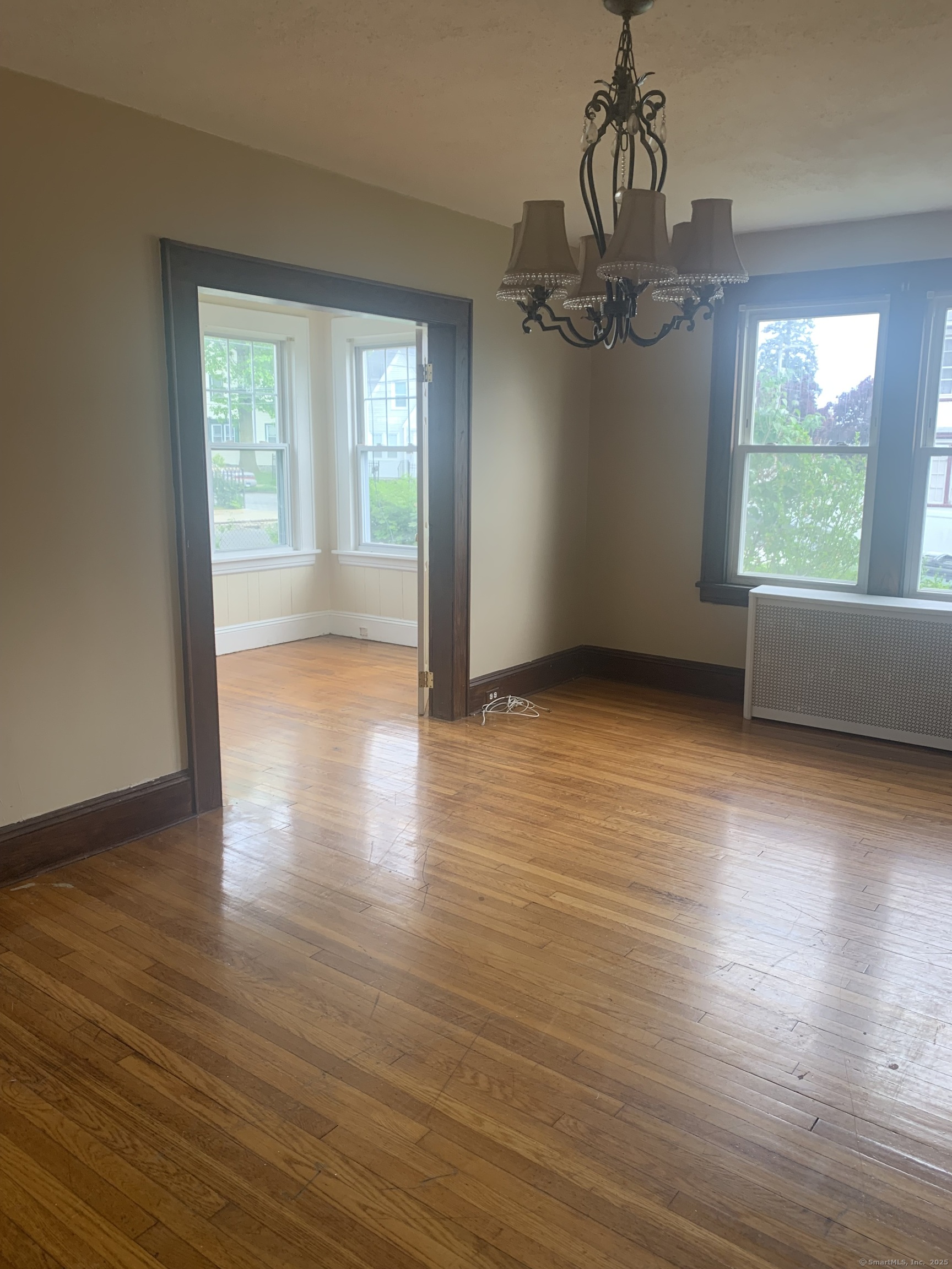 203 Wayne Street Bridgeport, CT 06606 - Photo 6 of 31