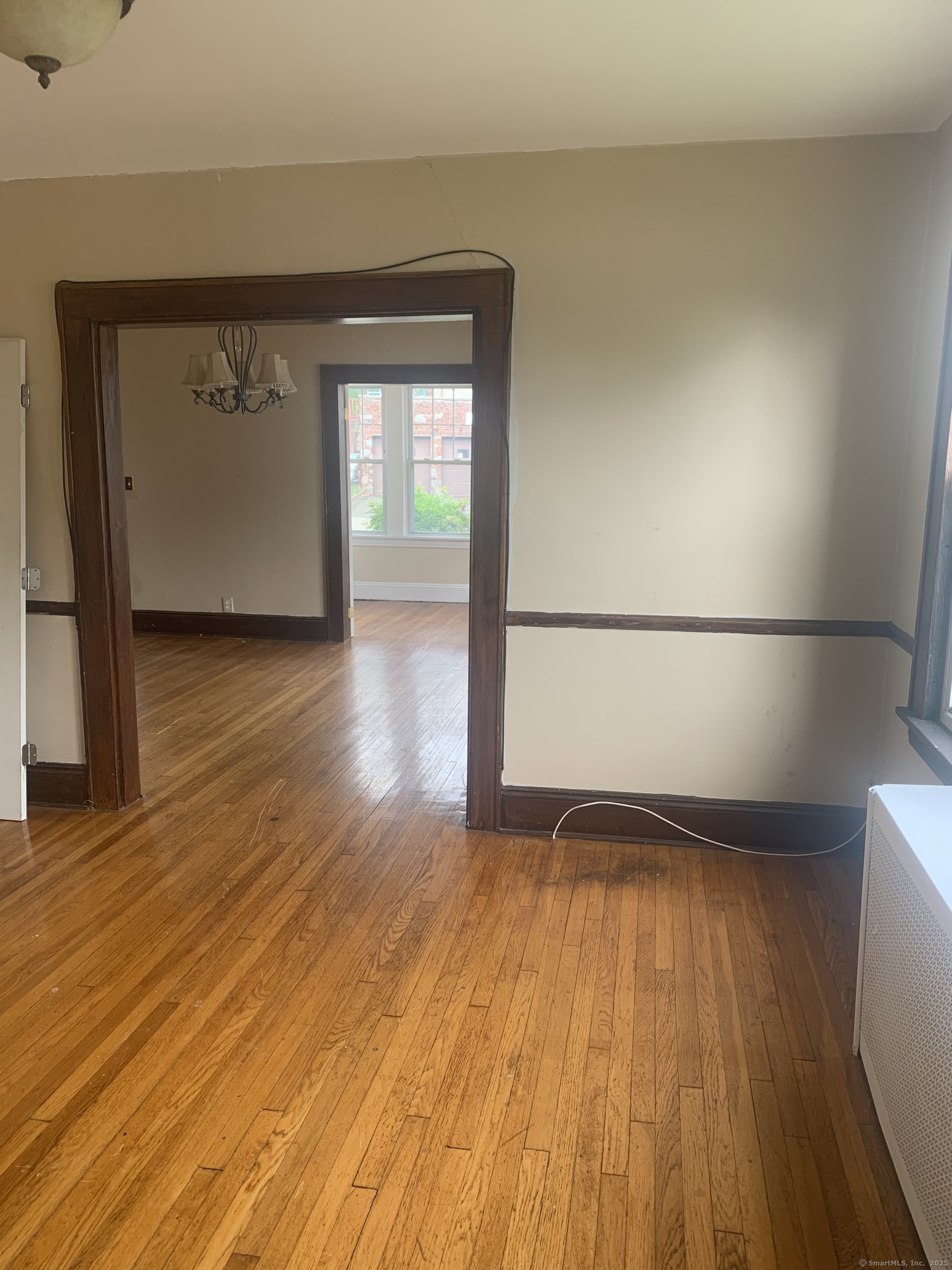 203 Wayne Street Bridgeport, CT 06606 - Photo 8 of 31