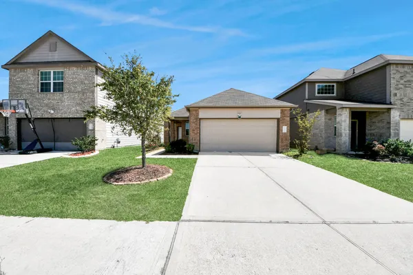 $2,400 | 17630 Holroyd Road, Humble, TX 77346