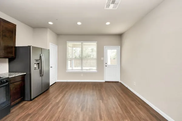 $2,100 | 17630 Holroyd Road, Humble, TX 77346