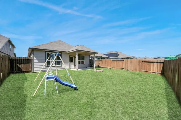 $2,100 | 17630 Holroyd Road, Humble, TX 77346