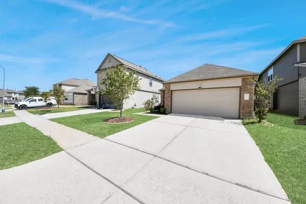 $2,100 | 17630 Holroyd Road, Humble, TX 77346