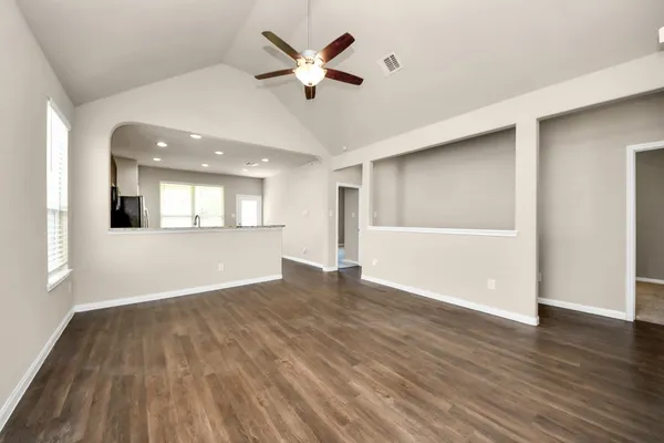 $2,100 | 17630 Holroyd Road, Humble, TX 77346