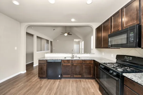 $2,400 | 17630 Holroyd Road, Humble, TX 77346