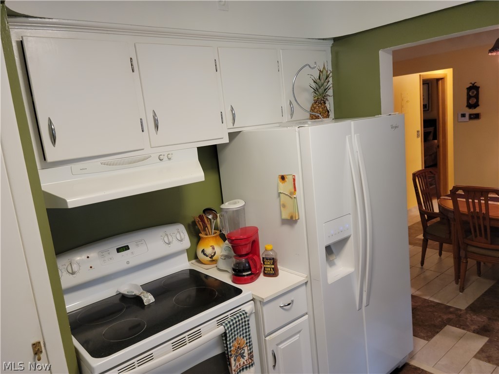 5451 Hauserman Road Cleveland, OH 44130 - Photo 6 of 29