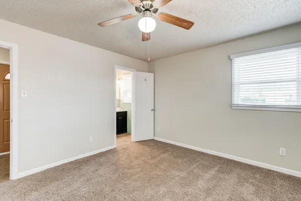 $1,600 | 5017 46th Street, Lubbock, TX 79414