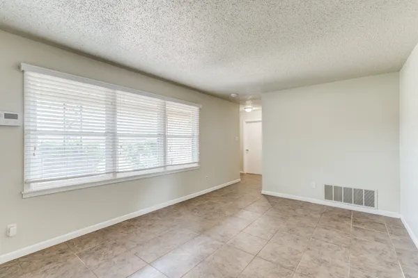 $1,600 | 5017 46th Street, Lubbock, TX 79414