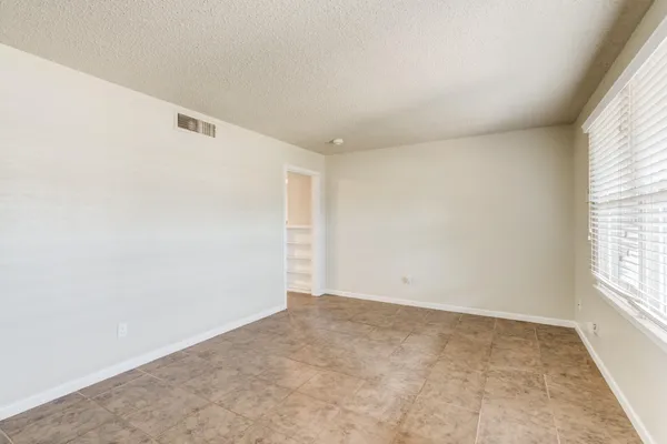 $1,600 | 5017 46th Street, Lubbock, TX 79414
