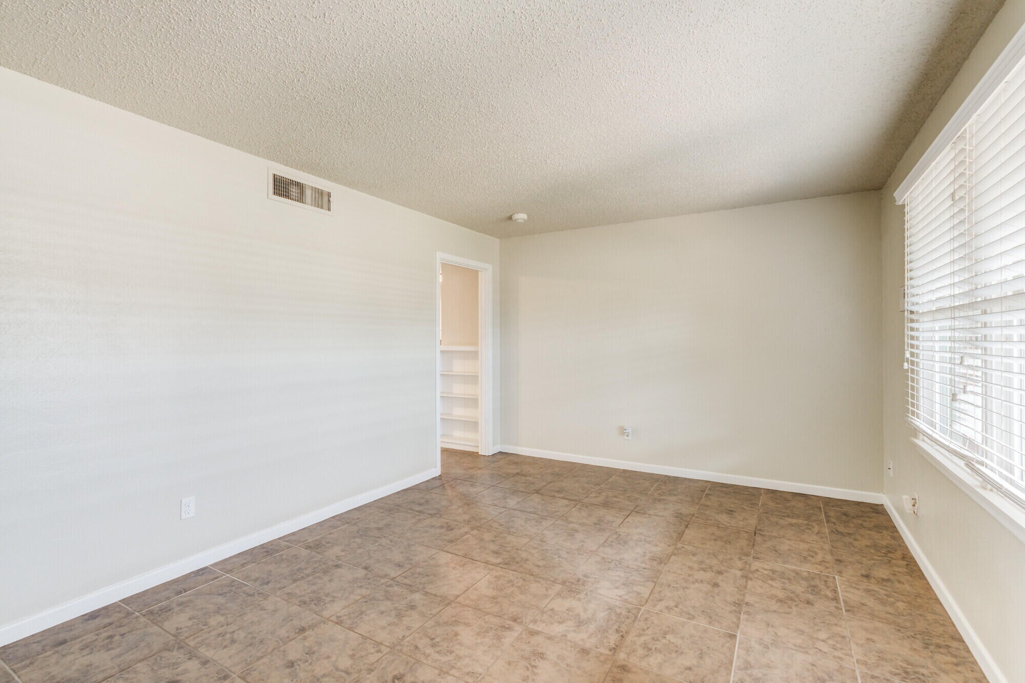5017 46th Street Lubbock, TX 79414 - Photo 22 of 32 DSC07791_2_3_4_5
