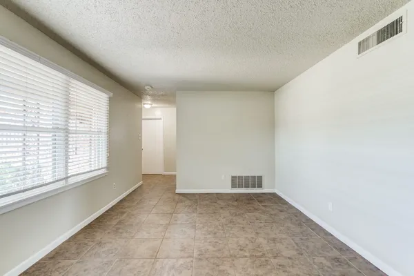 $1,600 | 5017 46th Street, Lubbock, TX 79414