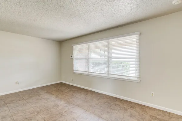 $1,600 | 5017 46th Street, Lubbock, TX 79414