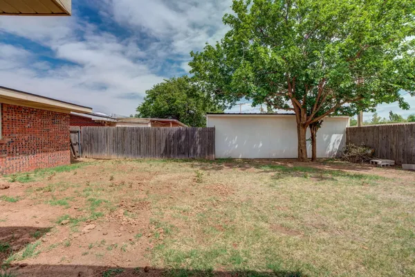 $1,600 | 5017 46th Street, Lubbock, TX 79414