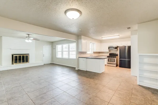 $1,600 | 5017 46th Street, Lubbock, TX 79414